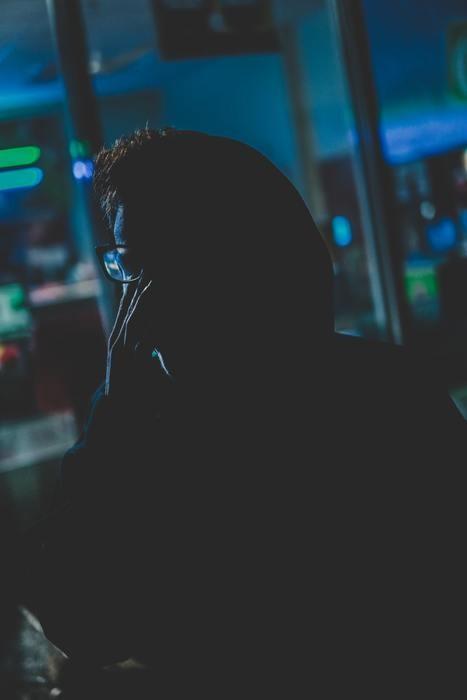 付き合う前に行ってもいい？カラオケに誘ってきた男性の本心を見抜くコツ