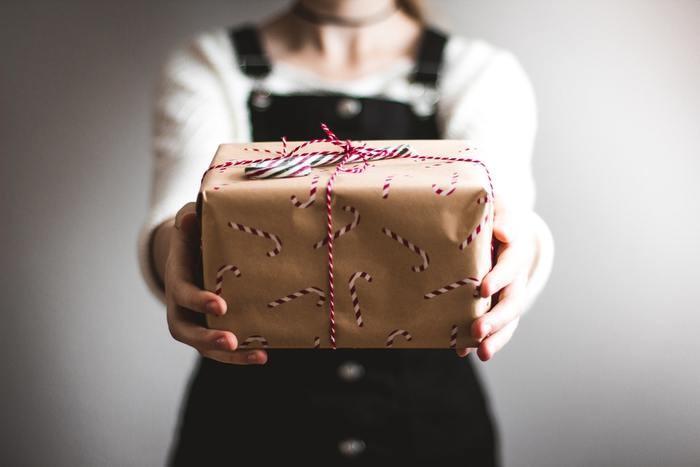 クリスマスプレゼントを女から送ってもイヤがられない？