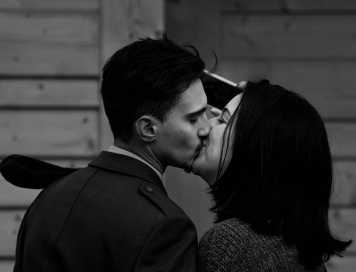 酔った勢いで気になる人とハグやキス
