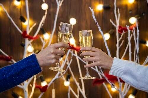 自分の誕生日に誘う男は脈あり！男性心理8つと状況別の最適な対処法