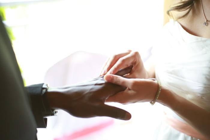 既婚者の女性が他の男性と付き合うメリットって？既婚男性と付き合う女性のメリットは？