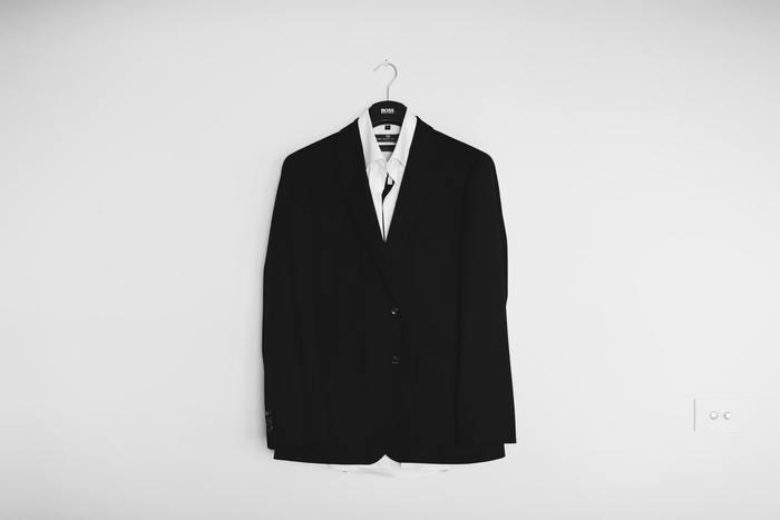 喪服を着る夢