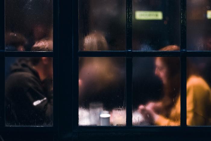 既婚男性が女性を食事に誘う目的は？誘われたら考えるべきことと、応じる場合の注意点