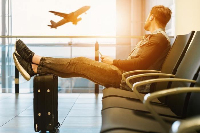 飛行機に乗る夢を見た時の基本的な夢占い