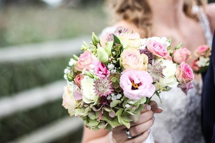 結婚について占った時にカップの9が逆位置で出た時の基本的な意味