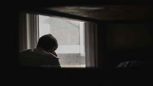 「この恋、諦めた方がいい」恋したら損する一回り以上年上の既婚者男性の特徴