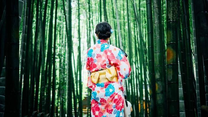 昔からの男尊女卑という風習が影響