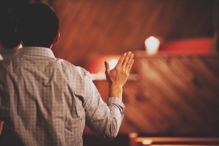 質問攻めをする前に、口数の少ない人の心理を見てみよう