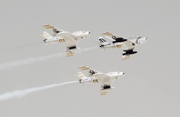 《夢占い》夢の中に戦闘機が出てきた時のメッセージを解読！