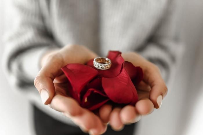 付き合って1年…彼氏からのプロポーズの前兆とプロポーズを促す方法	