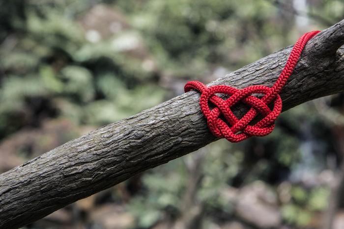 運命の赤い糸を見る方法ってあるの？そもそも赤い糸はある？